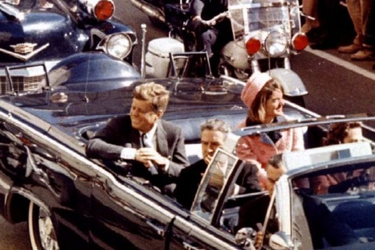 John-Fitzgerald-Kennedy-al-cinema